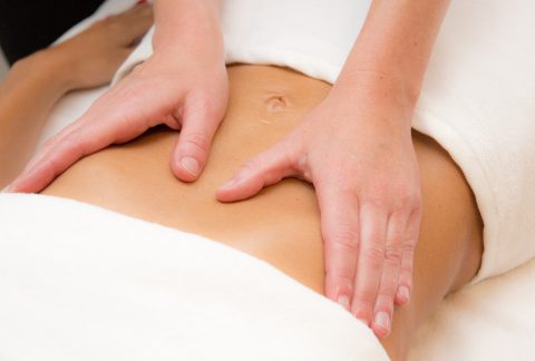 Le massage du ventre Chi Nei Tsang